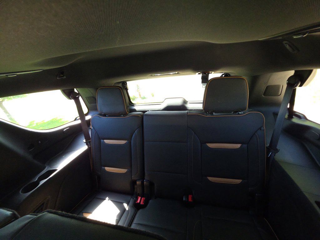 Used 2021 GMC Yukon AT4 w/ AT4 Premium Package AWD/4WD image 5