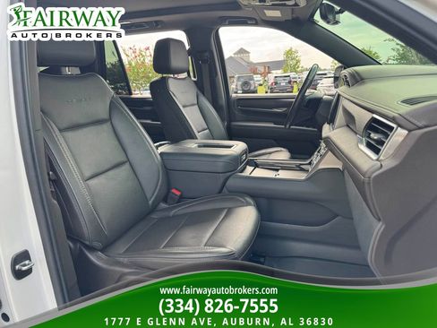 Used 2022 GMC Yukon Denali w/ Advanced Technology Package RWD image 12