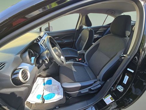 Used 2025 Nissan Versa SV image 6