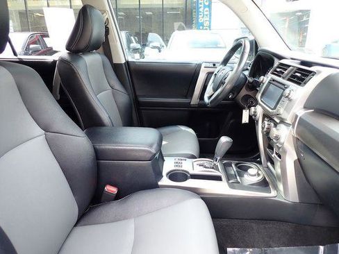 Certified 2018 Toyota 4Runner SR5 Premium image 3