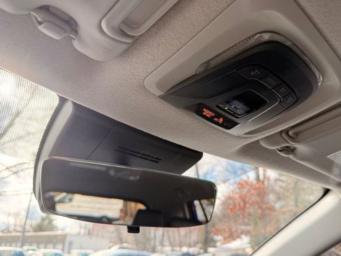 Used 2024 Toyota Corolla Cross XLE image 35