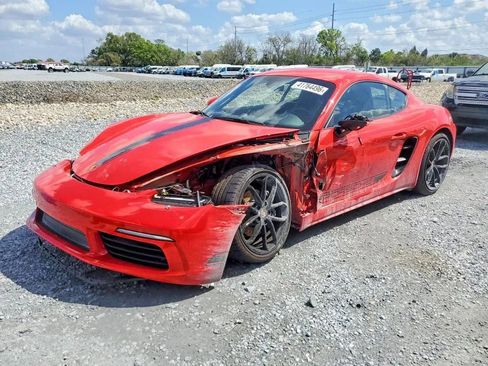 Used 2025 Porsche 718 Cayman image 2