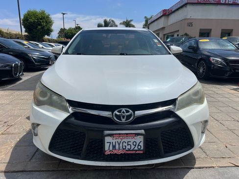 Used 2017 Toyota Camry SE FWD image 2