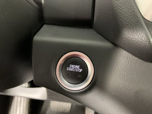 Used 2024 GMC Terrain SLE w/ Driver Convenience Package image 31