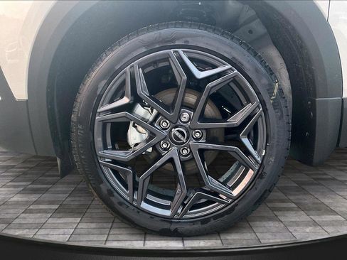New 2026 Nissan Kicks SR w/ Cold Weather Package AWD/4WD image 11
