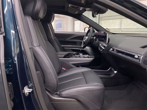 Certified 2025 Cadillac Lyriq Luxury image 19