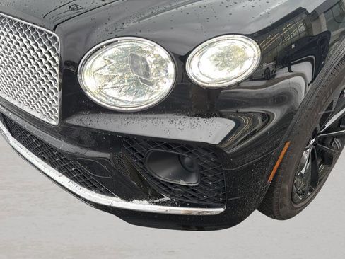 Used 2021 Bentley Bentayga image 12