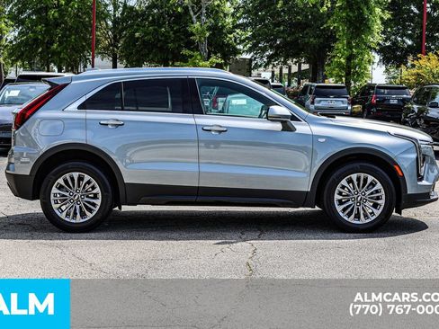 Used 2024 Cadillac XT4 Premium Luxury FWD image 9