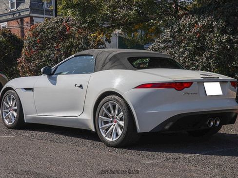 Used 2017 Jaguar F-TYPE Convertible image 16