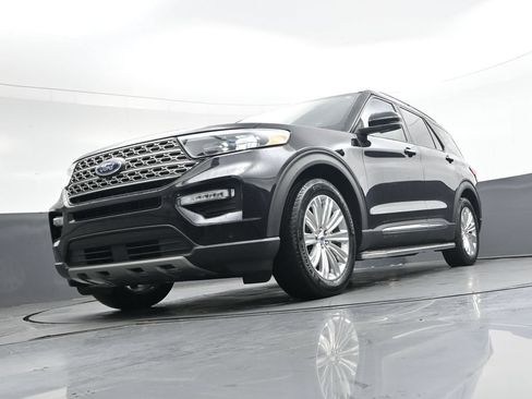 Used 2024 Ford Explorer Limited w/ Limited Technology Package RWD image 49