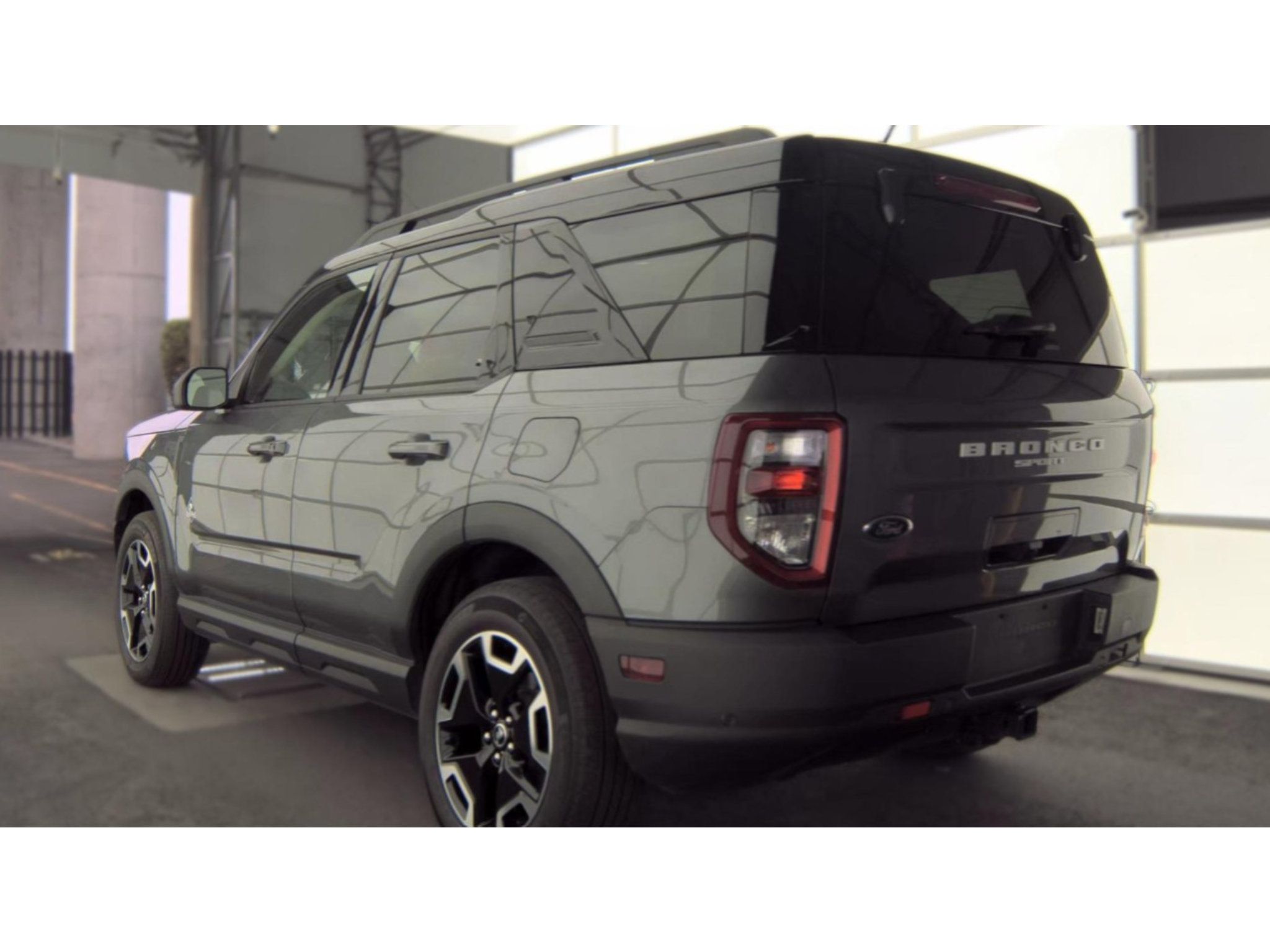 Used 2021 Ford Bronco Sport Outer Banks w/ Outer Banks Package (96D) AWD/4WD image 1