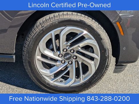 Certified 2025 Lincoln Navigator Reserve image 12