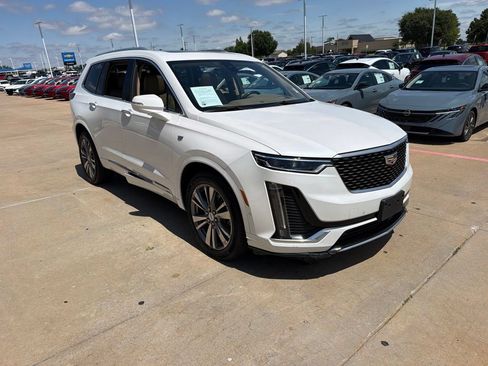 Used 2021 Cadillac XT6 Premium Luxury w/ Platinum Package AWD/4WD image 7