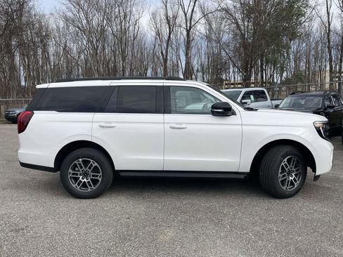 New 2026 Ford Expedition Active RWD image 2