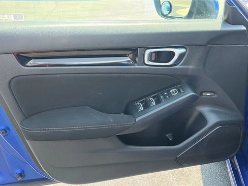 Used 2023 Honda Civic EX image 9