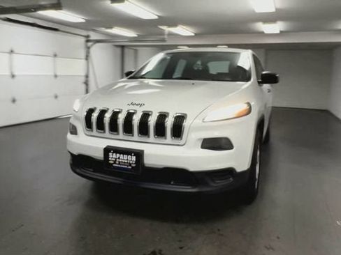 Used 2017 Jeep Cherokee Sport AWD/4WD image 3