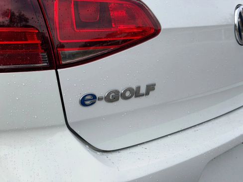 Used 2016 Volkswagen e-Golf SE w/ DC Fast Charging Package image 12