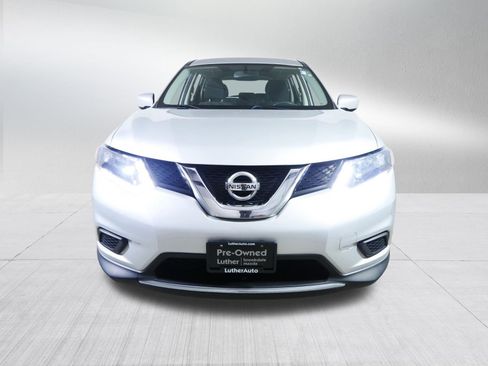 Used 2016 Nissan Rogue S image 2