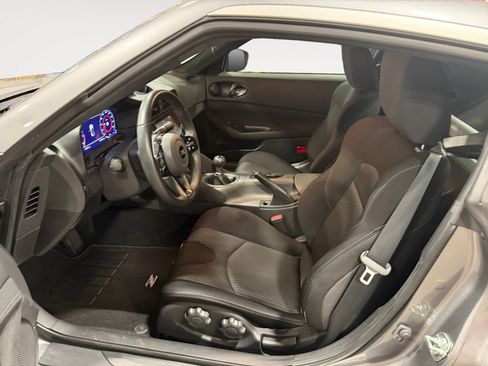 Used 2025 Nissan Z Sport w/ Floor Mat Package RWD image 9