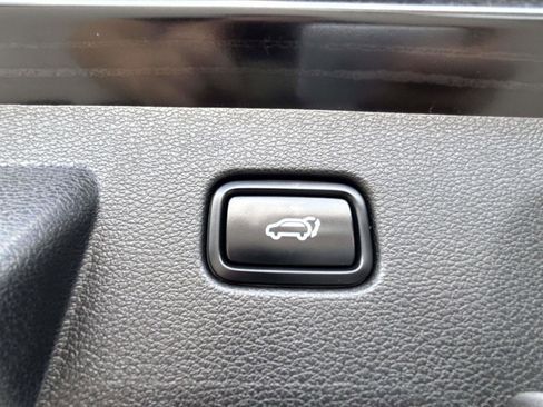 Used 2024 Kia Sportage SX image 19