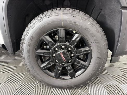 New 2026 GMC Sierra 2500 AT4 w/ AT4 Premium Plus Package AWD/4WD image 11