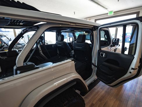 New 2025 Jeep Wrangler Unlimited Rubicon 392 image 13