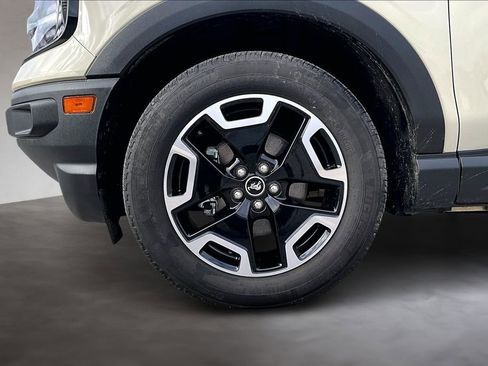 Used 2024 Ford Bronco Sport Outer Banks w/ Tech Package image 34