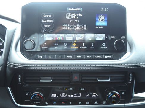 Used 2023 Nissan Rogue SL w/ SL Premium Package FWD image 15