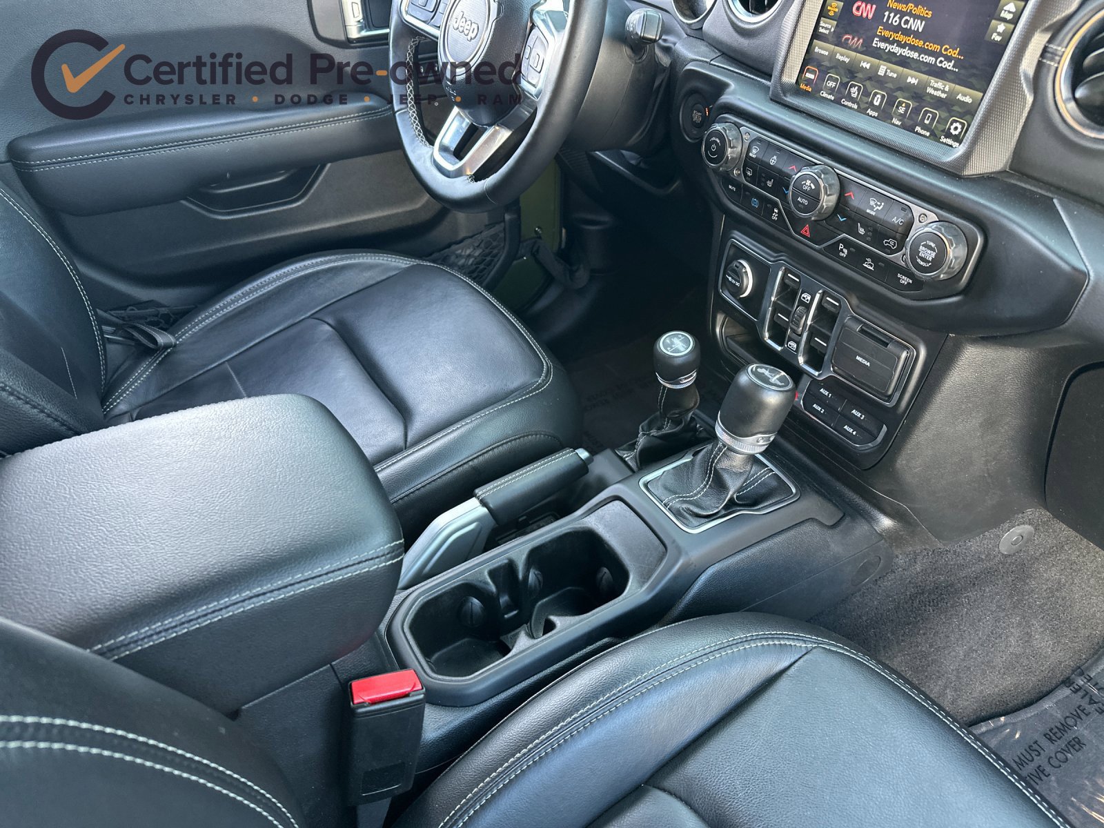 Used 2022 Jeep Wrangler Unlimited Sahara w/ Cold Weather Group AWD/4WD image 16