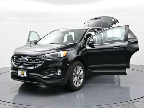 Used 2024 Ford Edge Titanium image 24