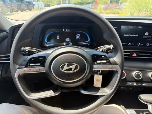 Certified 2026 Hyundai Elantra SE w/ Cargo Package FWD image 13