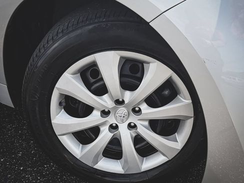 Used 2020 Toyota Corolla LE FWD image 26