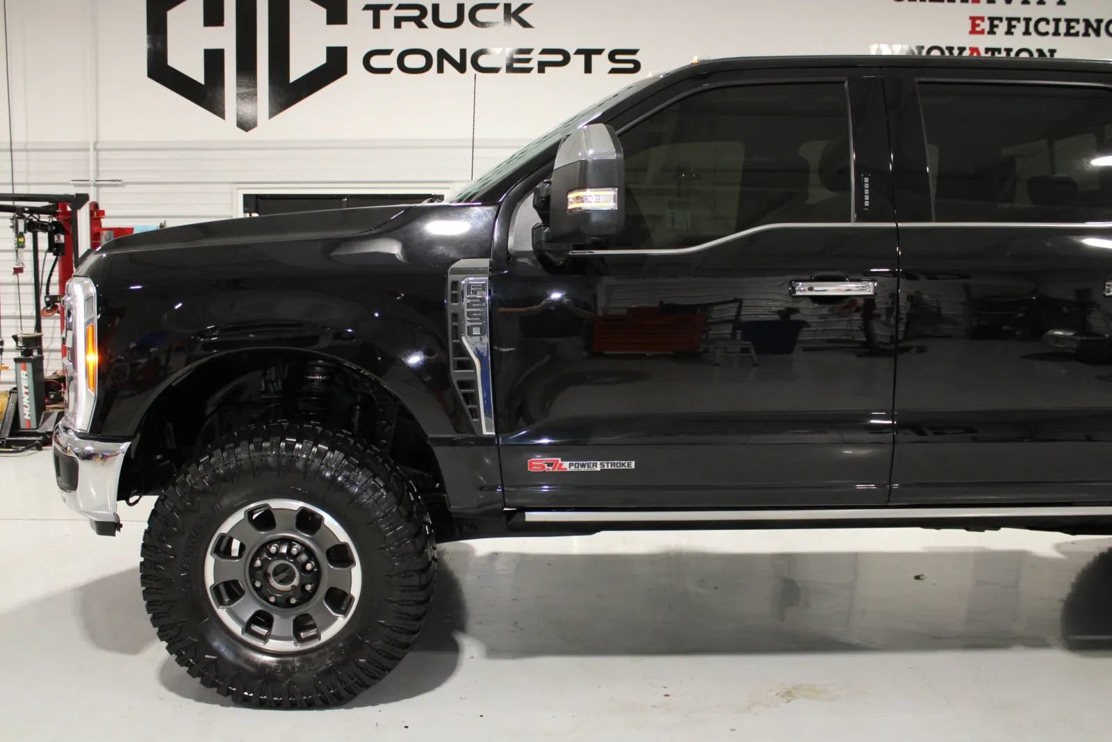 Used 2023 Ford F250 King Ranch w/ Tremor Off-Road Package AWD/4WD image 30