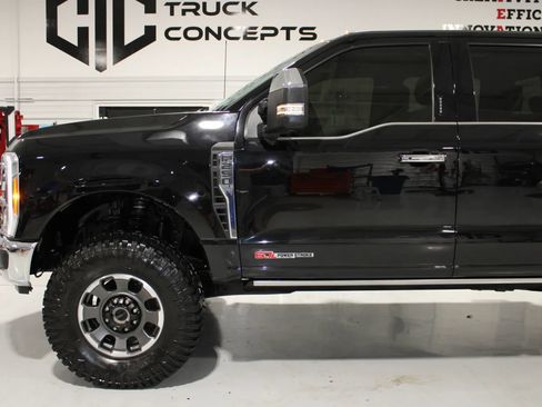 Used 2023 Ford F250 King Ranch w/ Tremor Off-Road Package AWD/4WD image 30