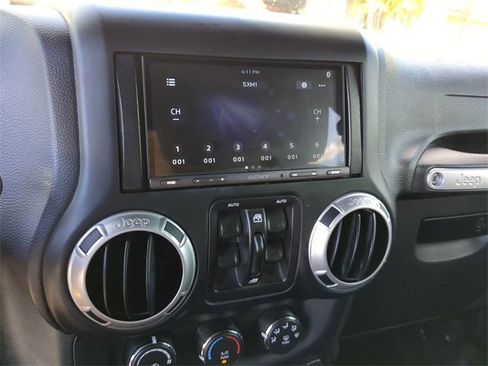 Used 2017 Jeep Wrangler Unlimited Sahara w/ Connectivity Group image 23