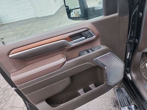 Used 2024 GMC Sierra 2500 Denali w/ Denali Reserve Package image 17