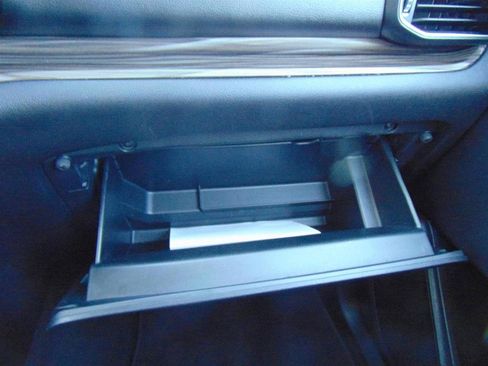 Used 2021 Ford Explorer Limited image 31