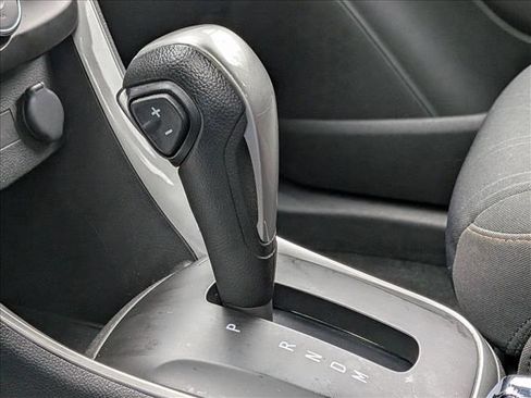 Used 2020 Chevrolet Trax LT FWD image 13