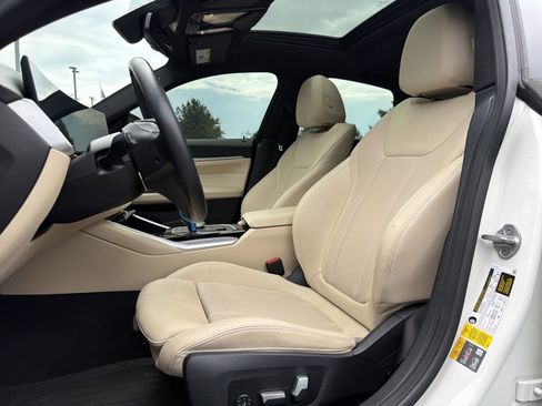 Used 2023 BMW i4 eDrive40 RWD image 7