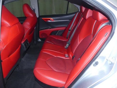 Used 2022 Toyota Camry XSE FWD image 4