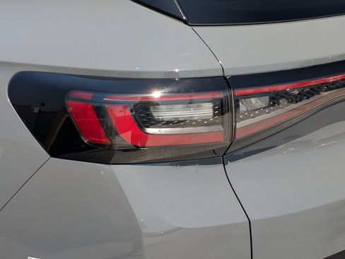 Used 2023 Volkswagen ID.4 Pro RWD image 18