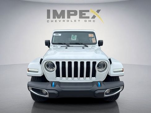 Used 2023 Jeep Wrangler Unlimited Sahara w/ Cold Weather Group AWD/4WD image 6