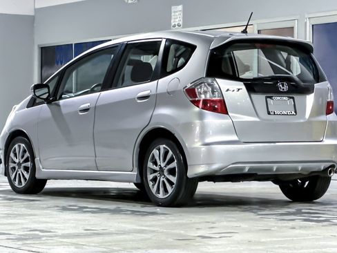 Used 2013 Honda Fit Sport image 3
