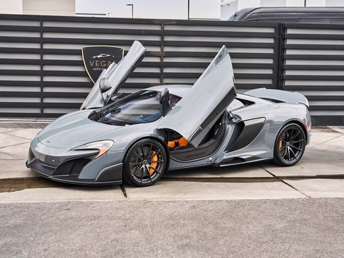 Used 2016 McLaren 675LT Coupe RWD image 5