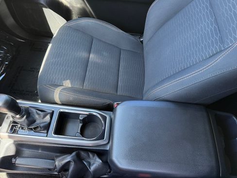 Used 2017 Toyota Tacoma SR5 w/ Tow Package RWD image 14