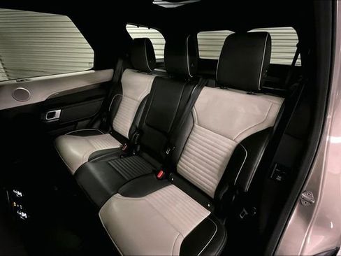 Certified 2021 Land Rover Discovery HSE R-Dynamic image 17