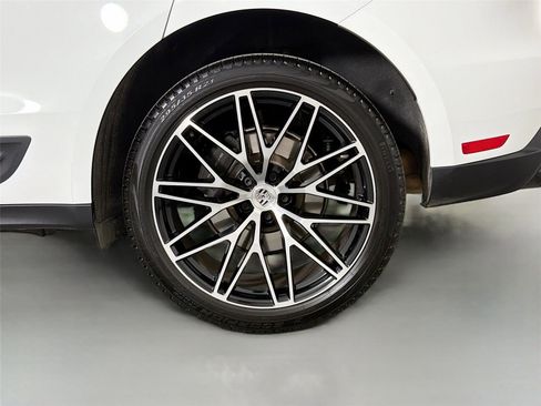 Certified 2026 Porsche Macan Turbo AWD/4WD image 12