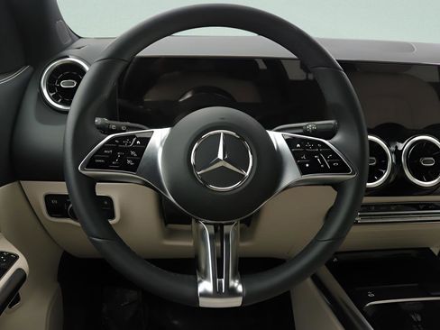 Certified 2026 Mercedes-Benz GLA 250 image 8