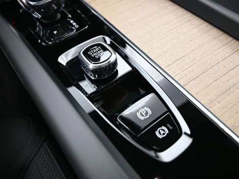 New 2026 Volvo XC60 B5 Plus w/ Protection Package Premier image 20