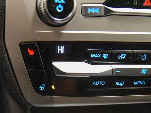 Used 2020 Ford Explorer XLT w/ Equipment Group 202A image 20